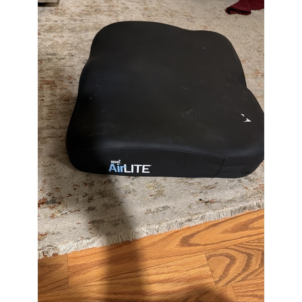 ROHO AIRLITE 18 X 15  X 4 WHEELCHAIR CUSHION GOOD CONDITION